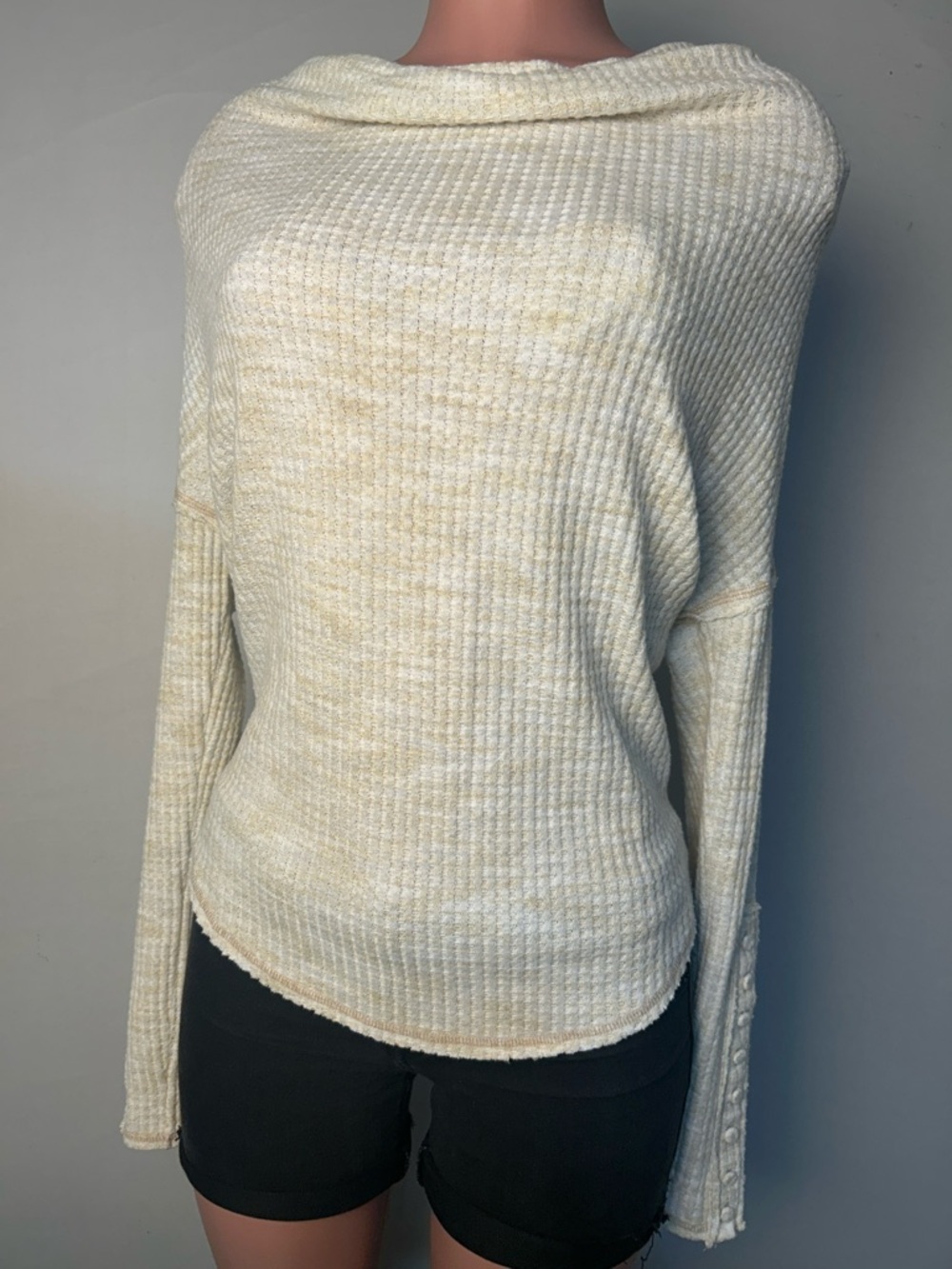 Free People women’s beige& white pullover sweater Draped Long Sleeve Size Medium